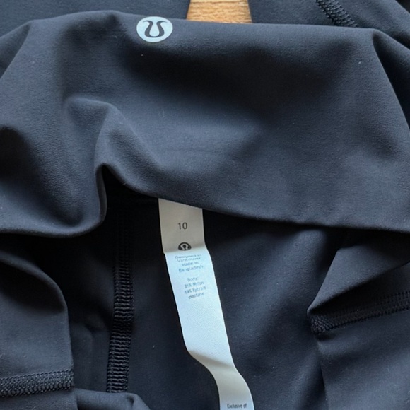 Lululemon Align HR Pant 25” Size: 10 in Black - Picture 3 of 6